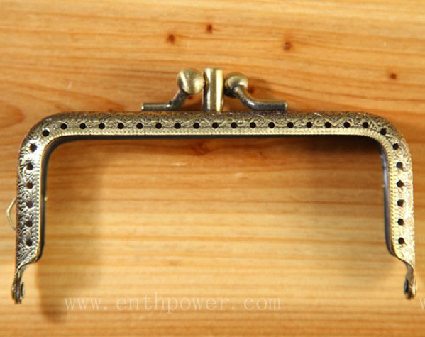 Porte monnaie fermoir metallique 10.5cm