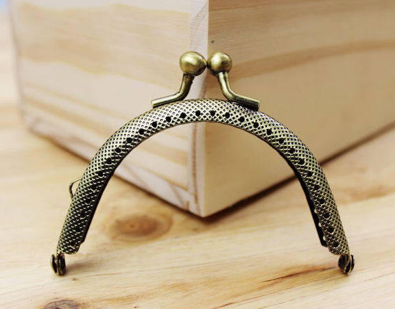 Porte monnaie fermoir metallique 8.5cm
