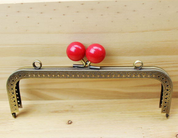 Porte monnaie femme fermoir metal 18cm