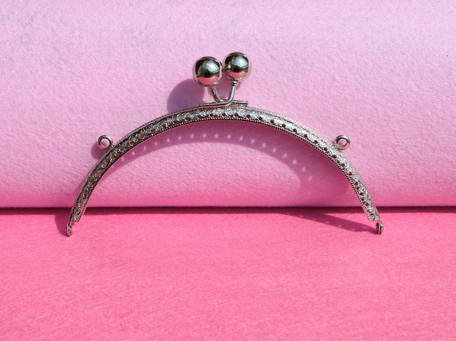 Porte monnaie fermoir metallique 15cm