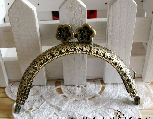 Porte monnaie femme fermoir metal 8.5cm
